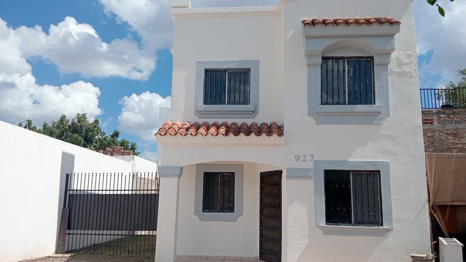 Casa en venta en fraccionamiento Montecarlo
2 recámaras
1.5 baños
Recién rehabilitada, terreno excedente, puertas de cedro.
Libre de gravámen.